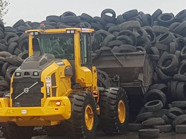 Volvo L90H working